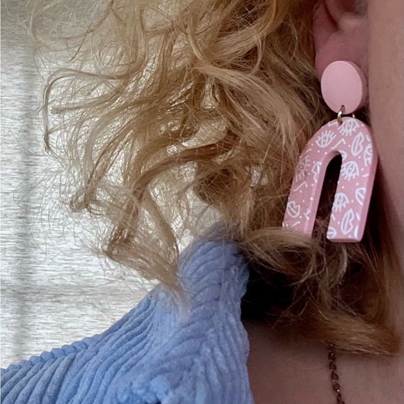 U Shape Flower / Eyes Symbol Pattern Dangle Earrings - Picture 4 of 5